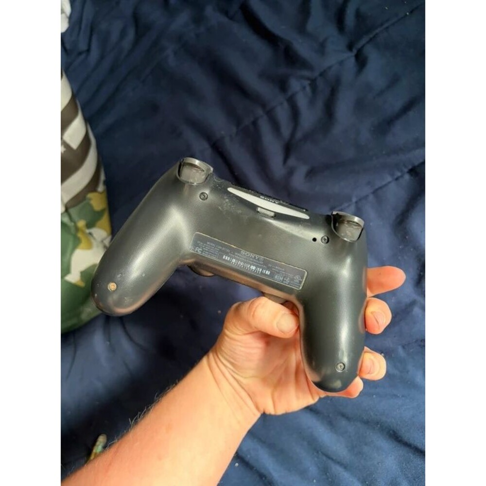 PS4 Controller Untested - Picture 2 of 4